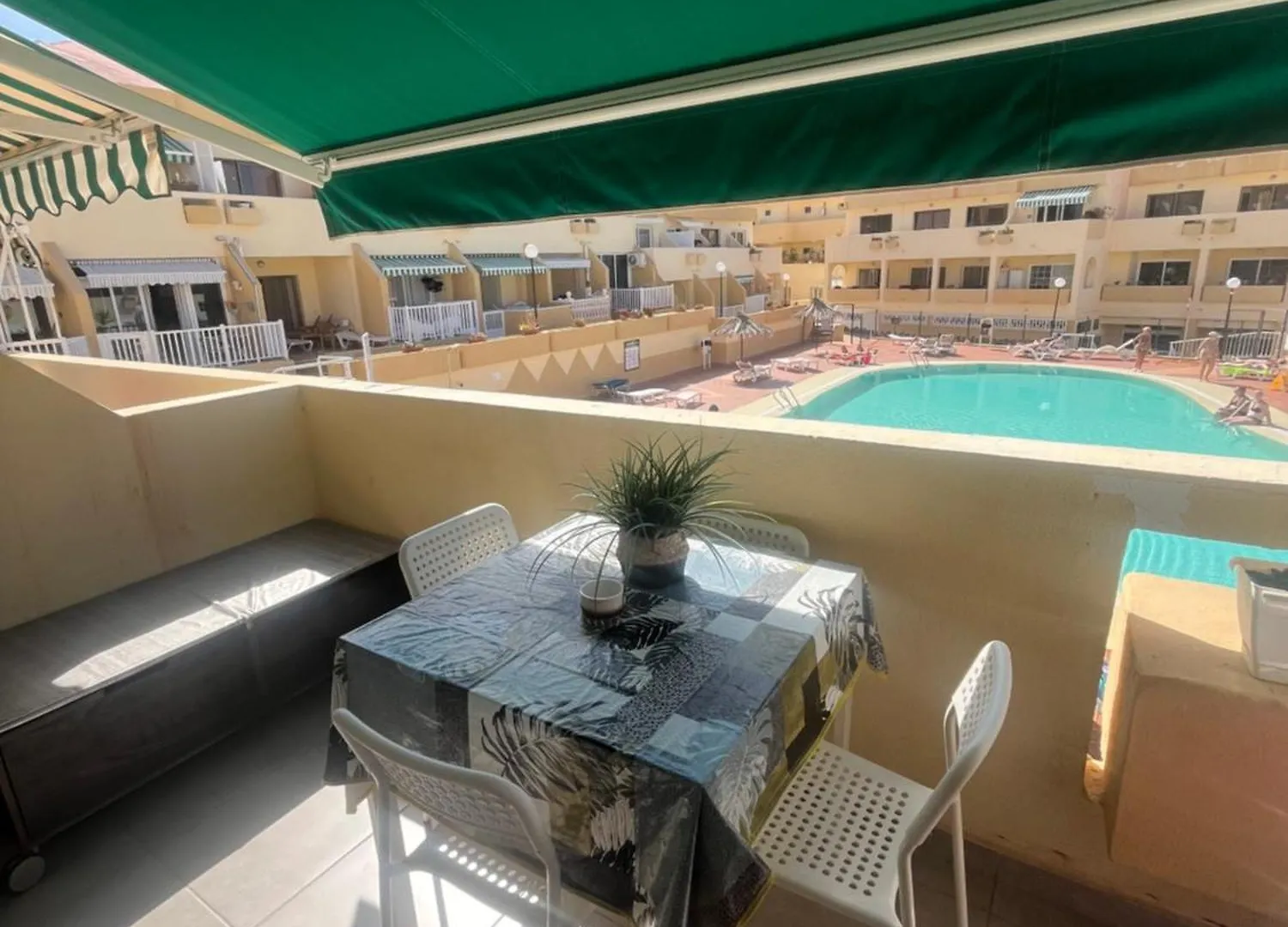 Sunny Pool View & Airco Apartament Symon Mareverde contacts
